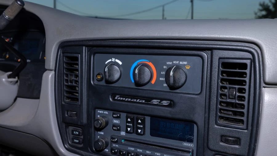 1994 Chevrolet Impala 7th Gen - Image 21 of 31
