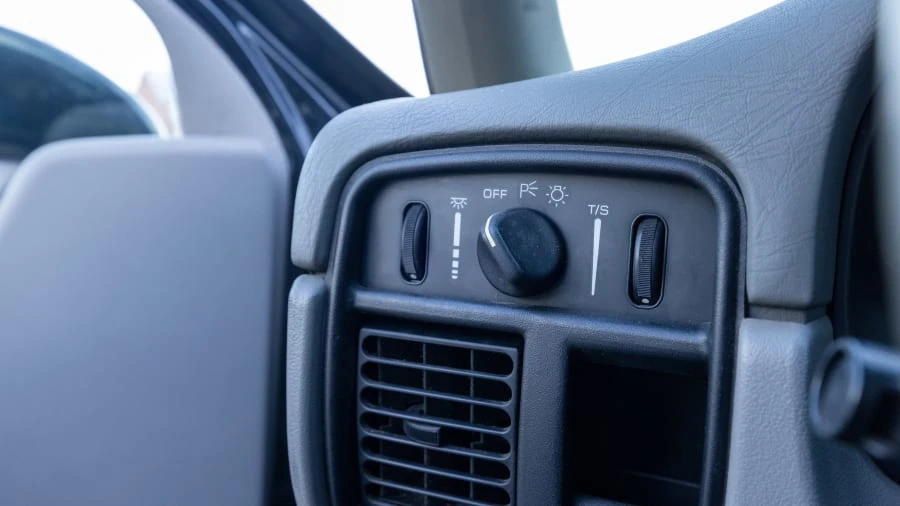 1994 Chevrolet Impala 7th Gen - Image 24 of 31