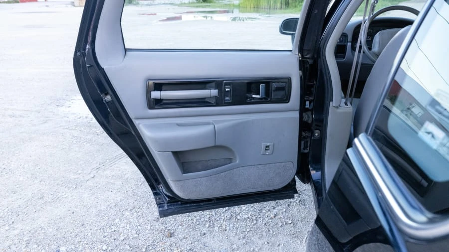 1994 Chevrolet Impala 7th Gen - Image 29 of 31