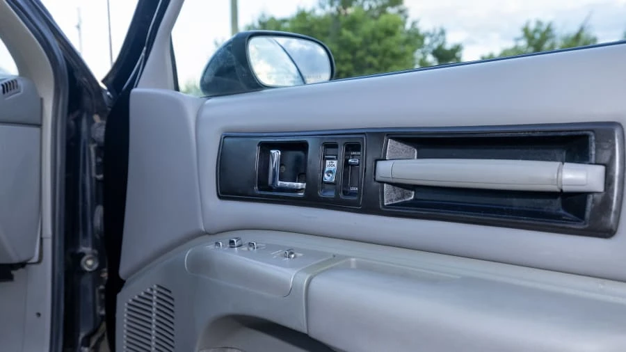 1994 Chevrolet Impala 7th Gen - Image 27 of 31