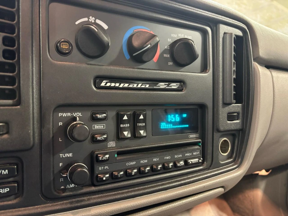 1994 Chevrolet Impala 7th Gen - Image 22 of 31
