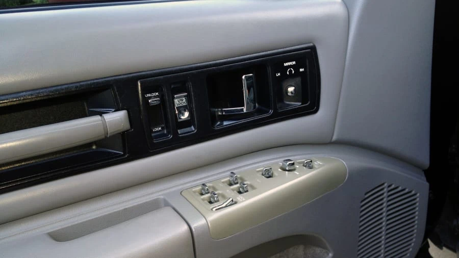 1994 Chevrolet Impala 7th Gen - Image 10 of 12