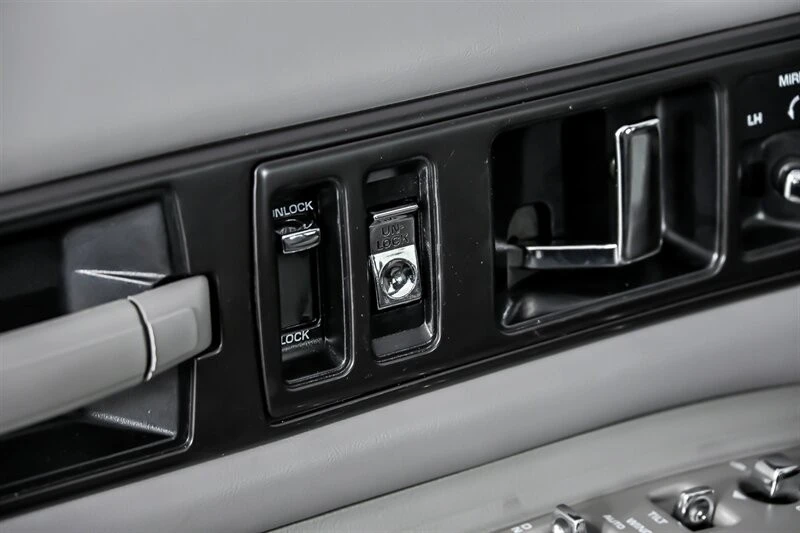 1994 Chevrolet Impala 7th Gen - Image 14 of 29