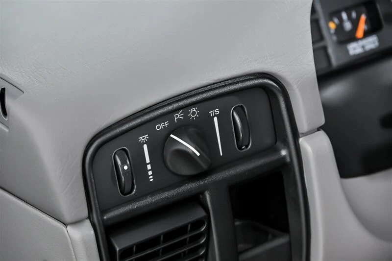 1994 Chevrolet Impala 7th Gen - Image 23 of 29