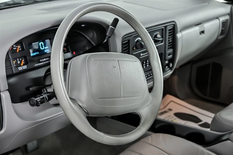 1994 Chevrolet Impala 7th Gen - Image 22 of 29