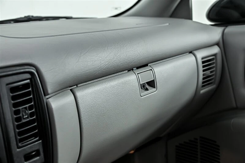 1994 Chevrolet Impala 7th Gen - Image 27 of 29