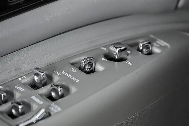 1994 Chevrolet Impala 7th Gen - Image 16 of 29