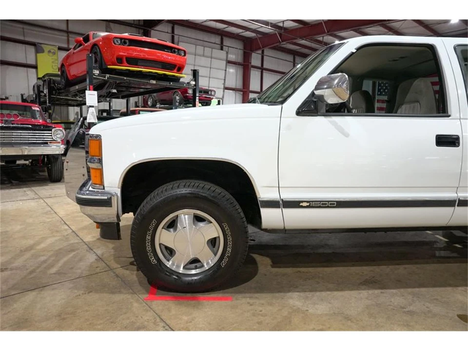 1994 Chevrolet C/K 4th Gen - Image 3 of 31