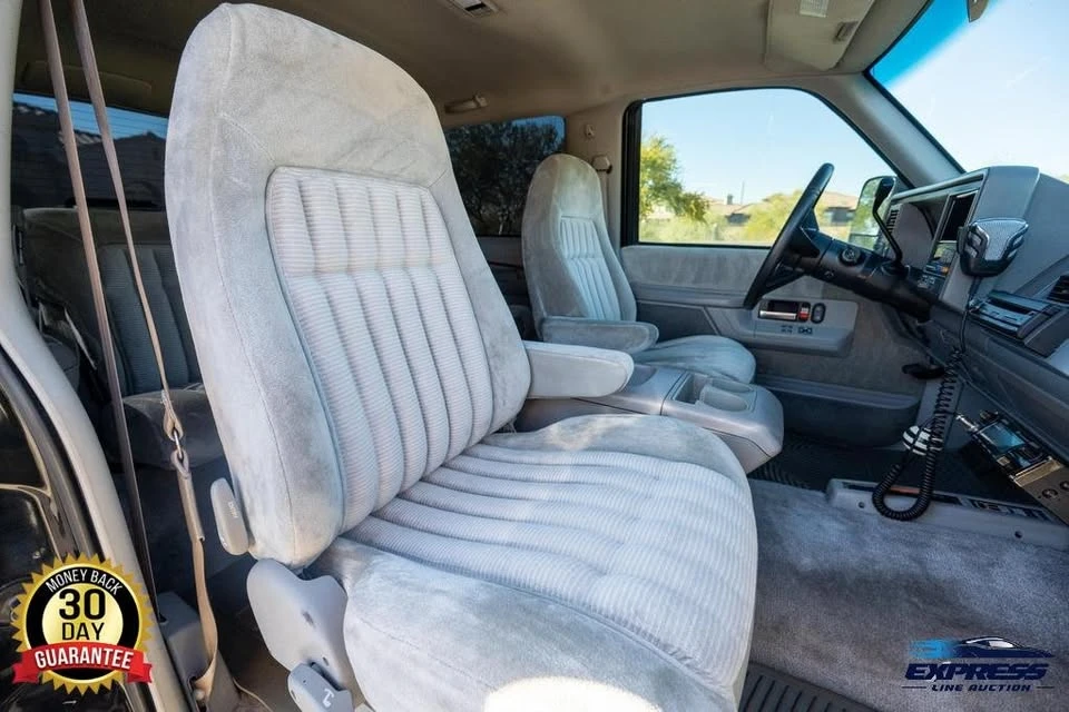 1994 Chevrolet K5 Blazer 3rd Gen - Image 8 of 12