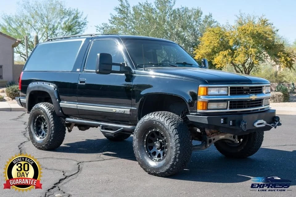 1994 Chevrolet K5 Blazer 3rd Gen - Image 9 of 12
