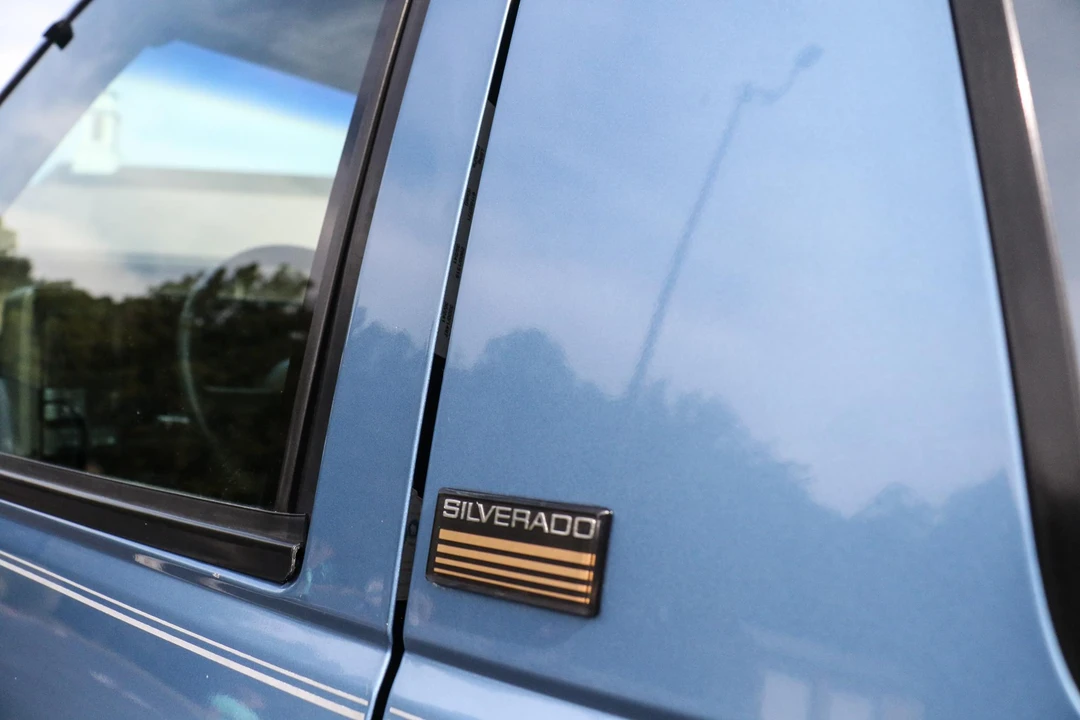1994 Chevrolet K5 Blazer 3rd Gen - Image 14 of 28