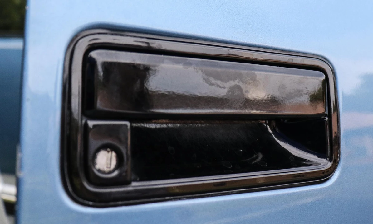 1994 Chevrolet K5 Blazer 3rd Gen - Image 13 of 28