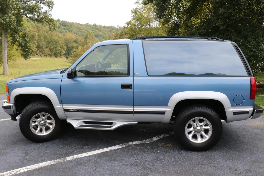 1994 Chevrolet K5 Blazer 3rd Gen - Image 3 of 28