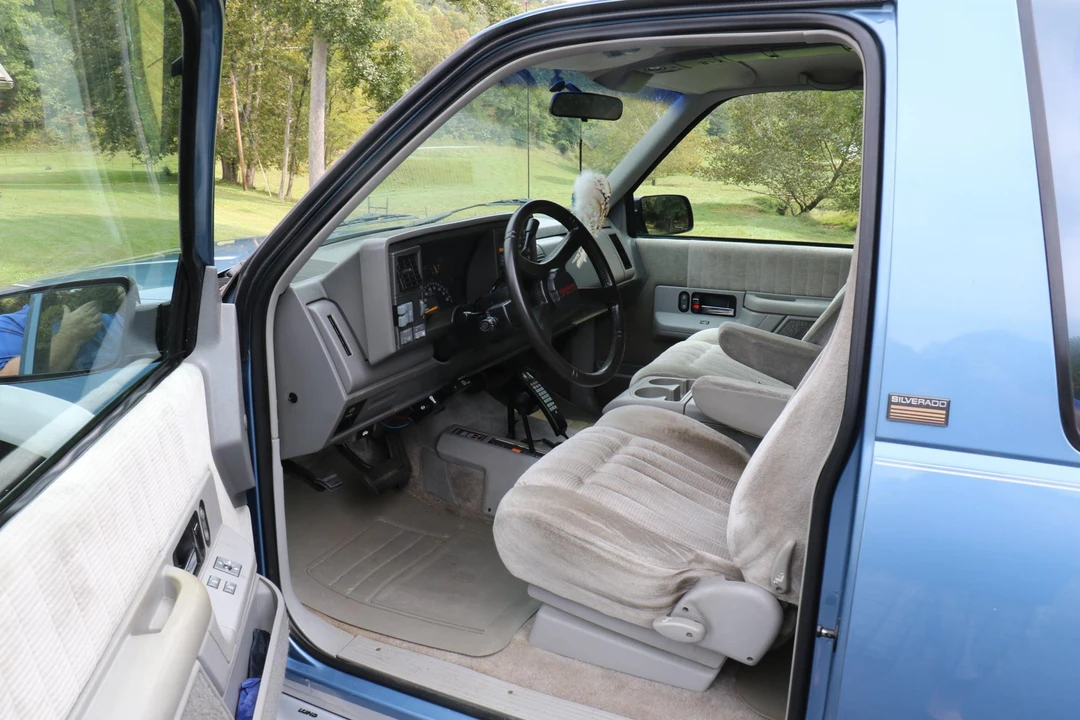1994 Chevrolet K5 Blazer 3rd Gen - Image 27 of 28