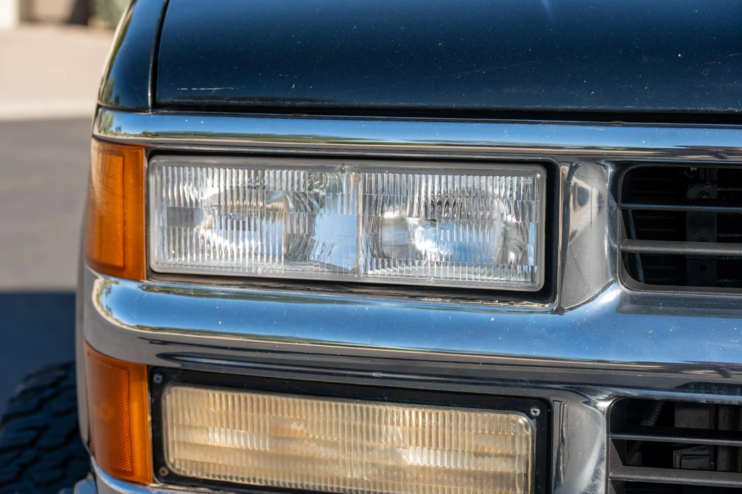 1994 Chevrolet K5 Blazer 3rd Gen - Image 10 of 31