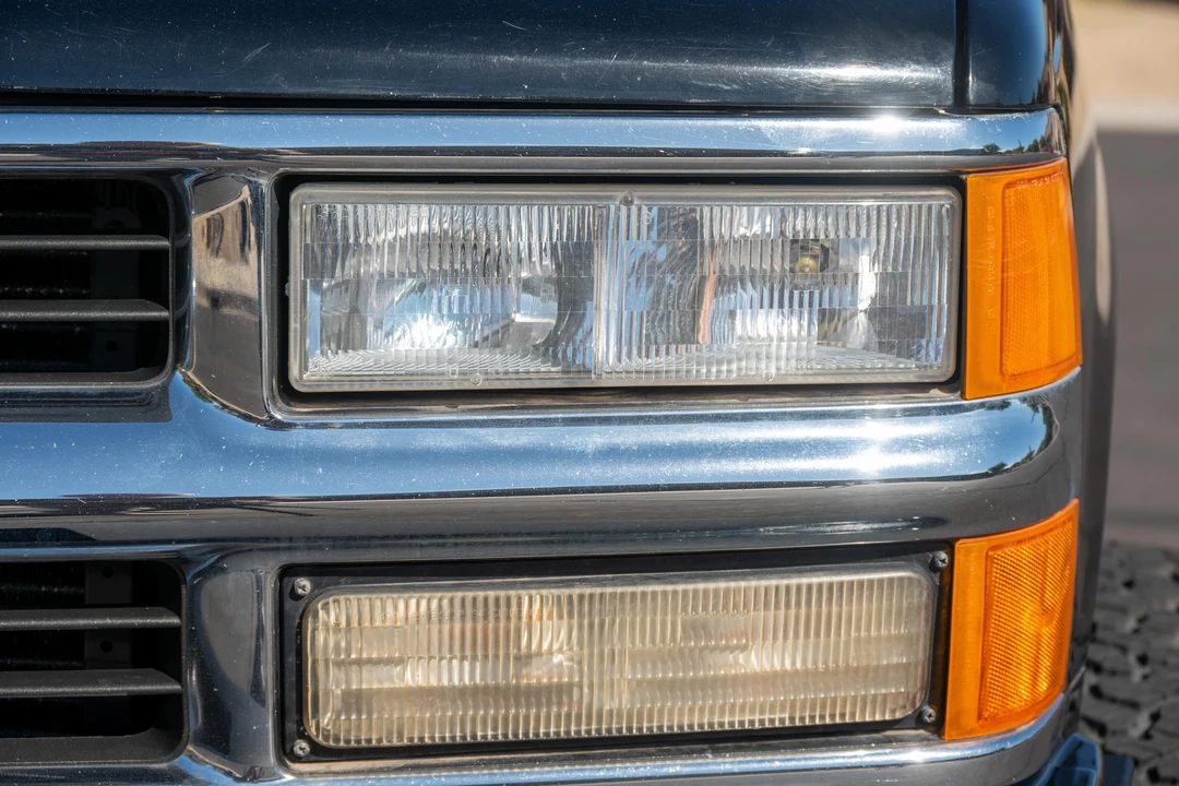 1994 Chevrolet K5 Blazer 3rd Gen - Image 16 of 31