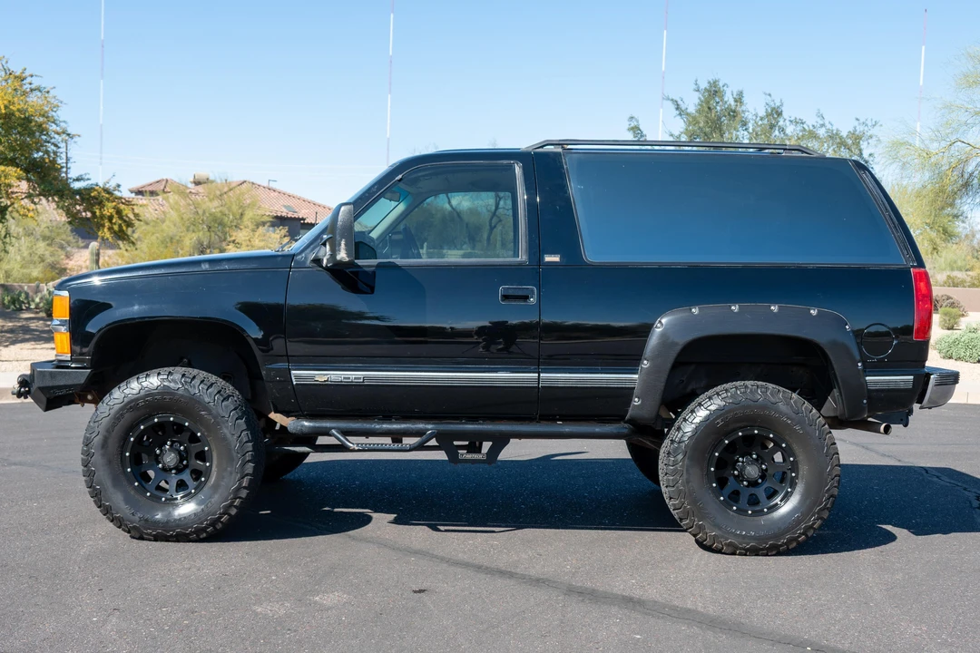 1994 Chevrolet K5 Blazer 3rd Gen - Image 3 of 31