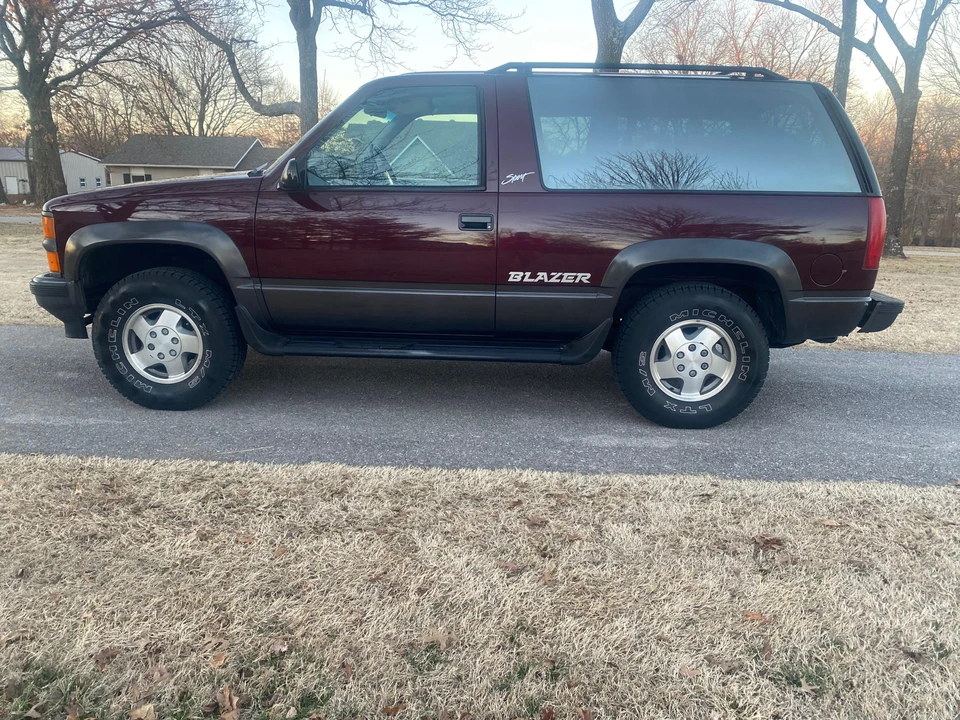 1994 Chevrolet K5 Blazer 3rd Gen - Image 11 of 31
