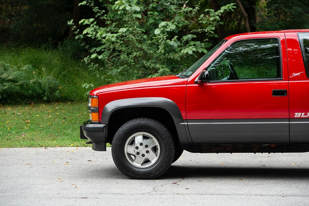 1994 Chevrolet K5 Blazer 3rd Gen - Image 16 of 31