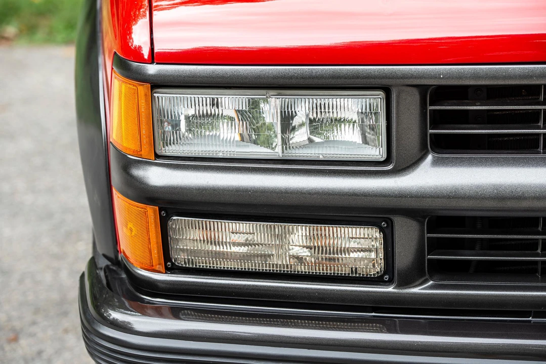 1994 Chevrolet K5 Blazer 3rd Gen - Image 9 of 31
