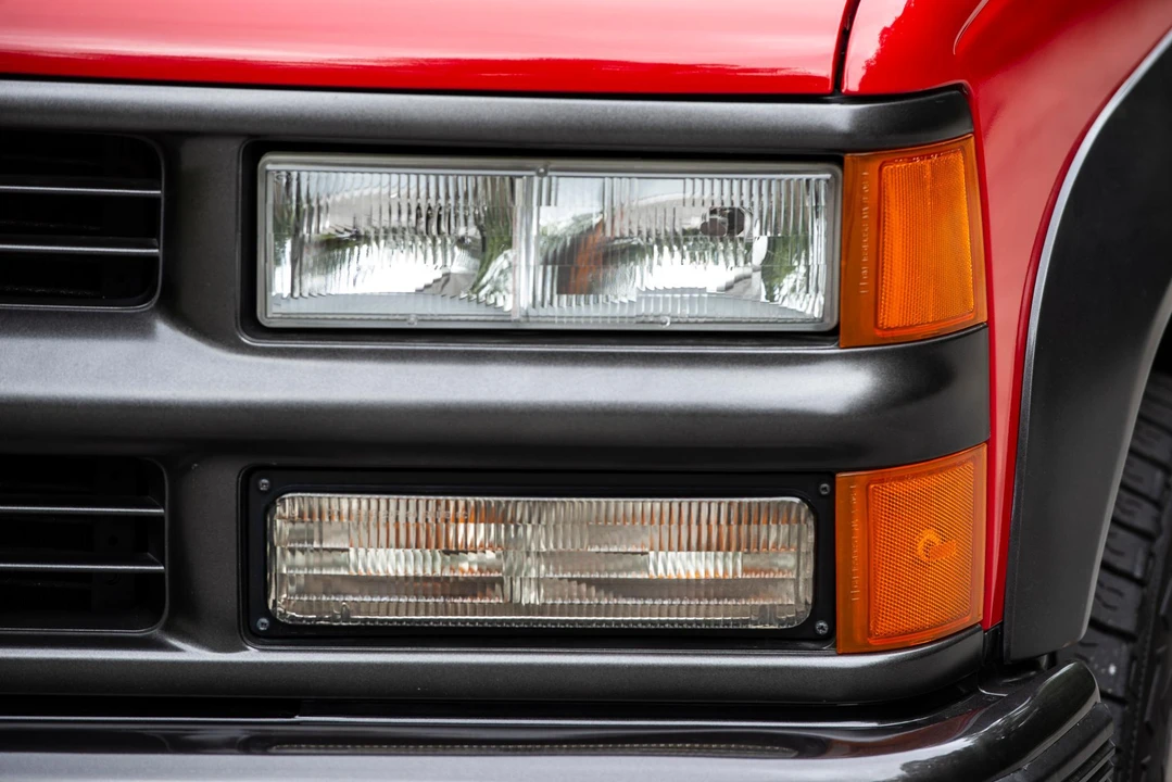 1994 Chevrolet K5 Blazer 3rd Gen - Image 12 of 31