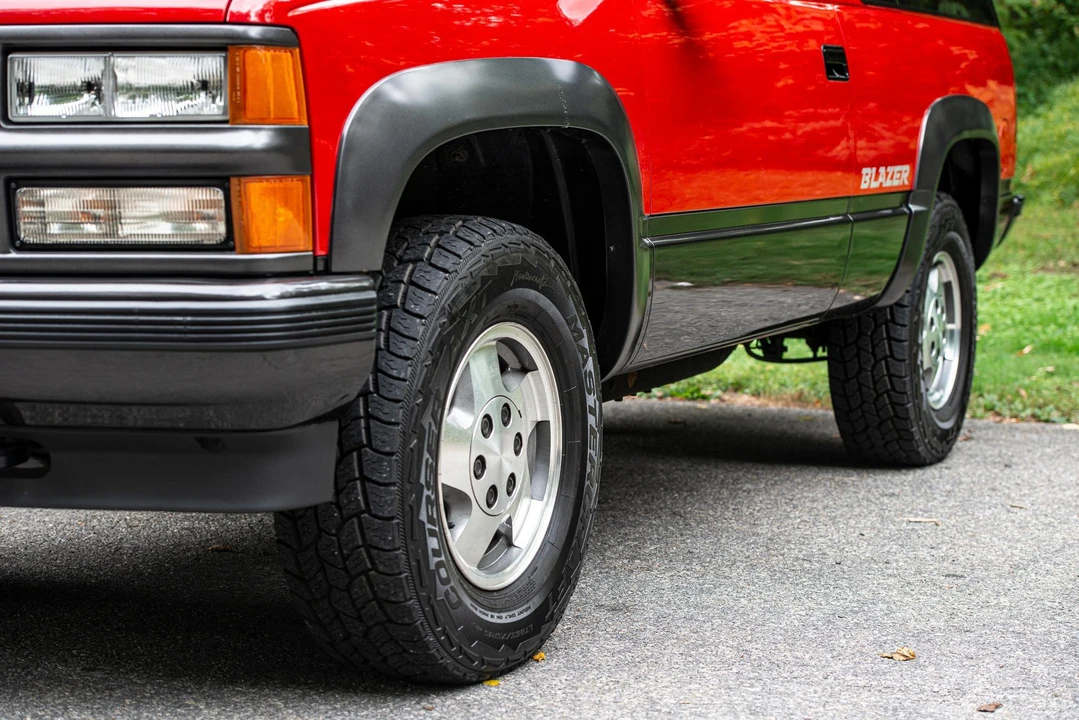 1994 Chevrolet K5 Blazer 3rd Gen - Image 15 of 31