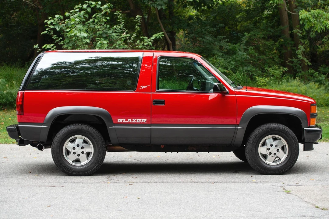 1994 Chevrolet K5 Blazer 3rd Gen - Image 4 of 31