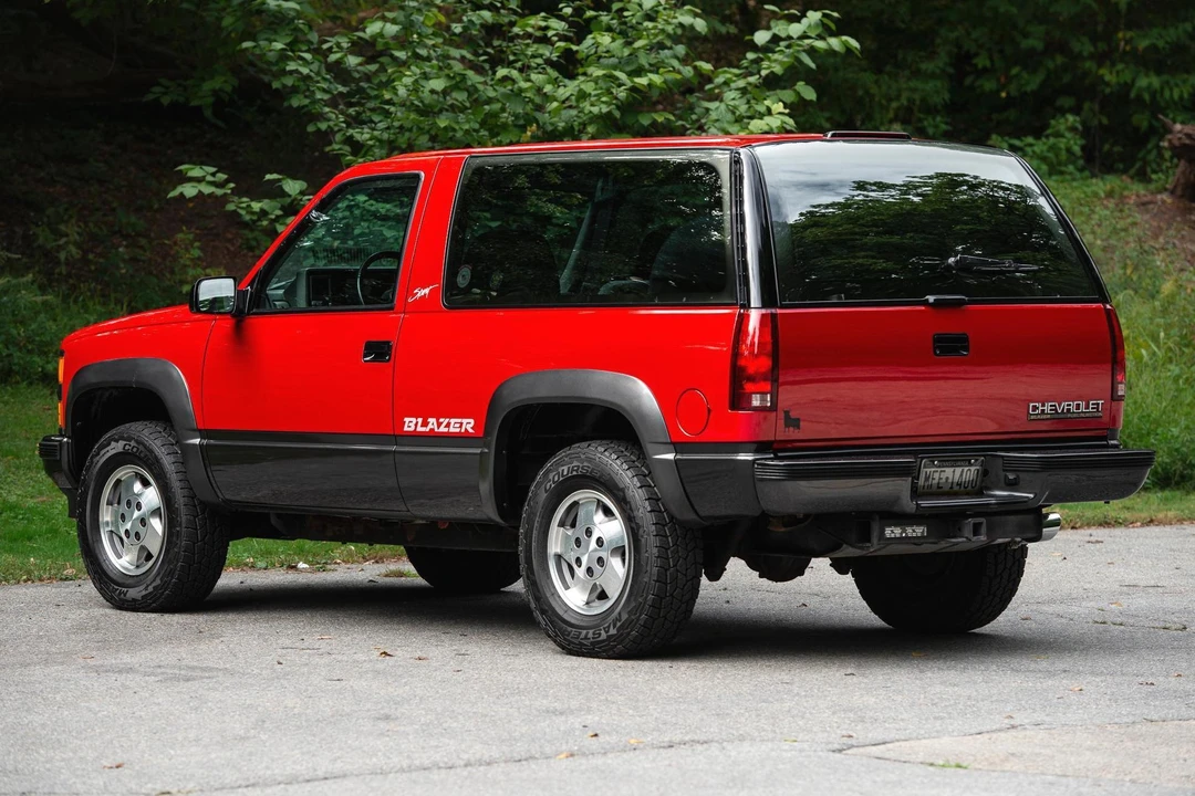 1994 Chevrolet K5 Blazer 3rd Gen - Image 3 of 31
