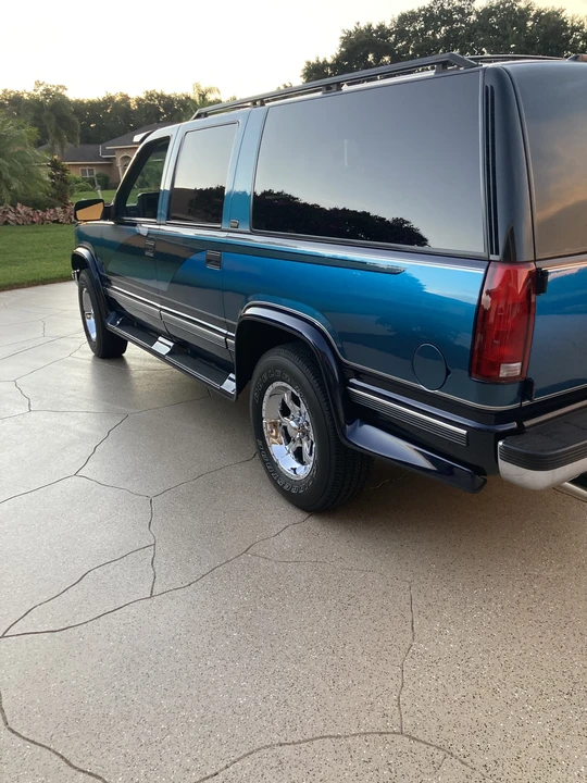 1994 Chevrolet Suburban 8th Gen - Image 6 of 21