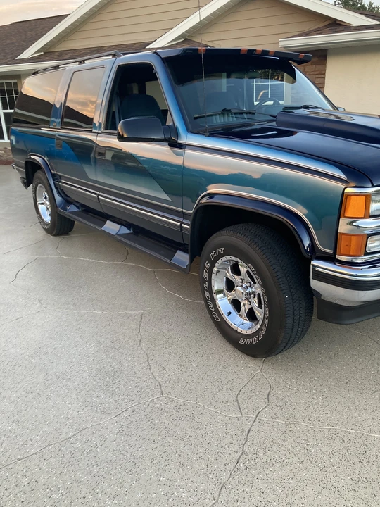 1994 Chevrolet Suburban 8th Gen - Image 3 of 21