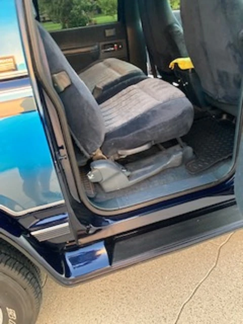 1994 Chevrolet Suburban 8th Gen - Image 19 of 21