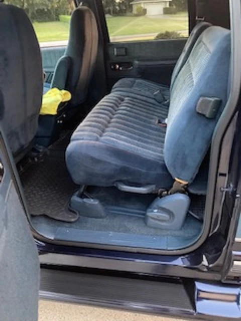 1994 Chevrolet Suburban 8th Gen - Image 17 of 21