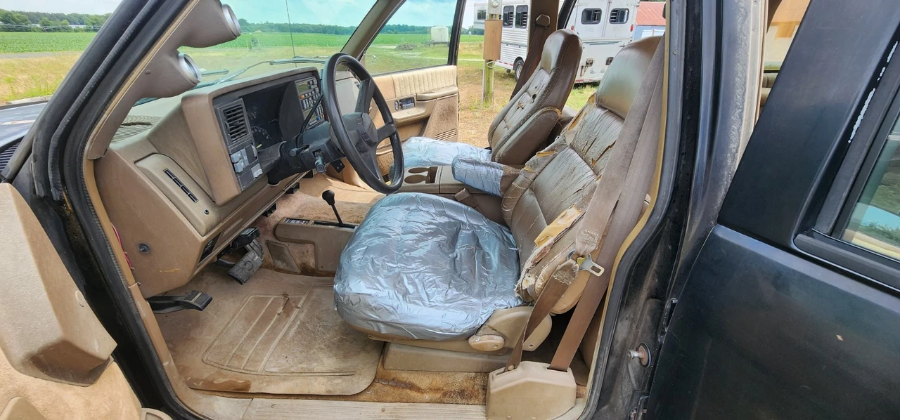 1994 Chevrolet Suburban 8th Gen - Image 11 of 20