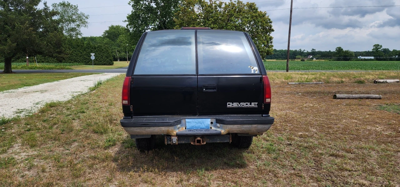 1994 Chevrolet Suburban 8th Gen - Image 4 of 20