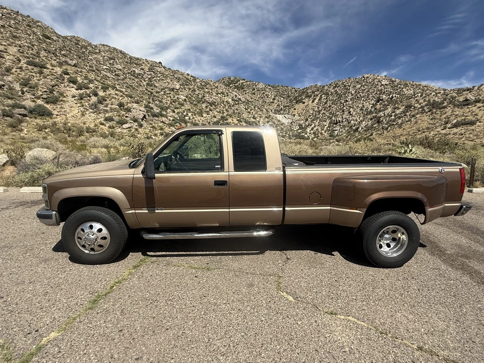 1994 Chevrolet Silverado - Image 9 of 31
