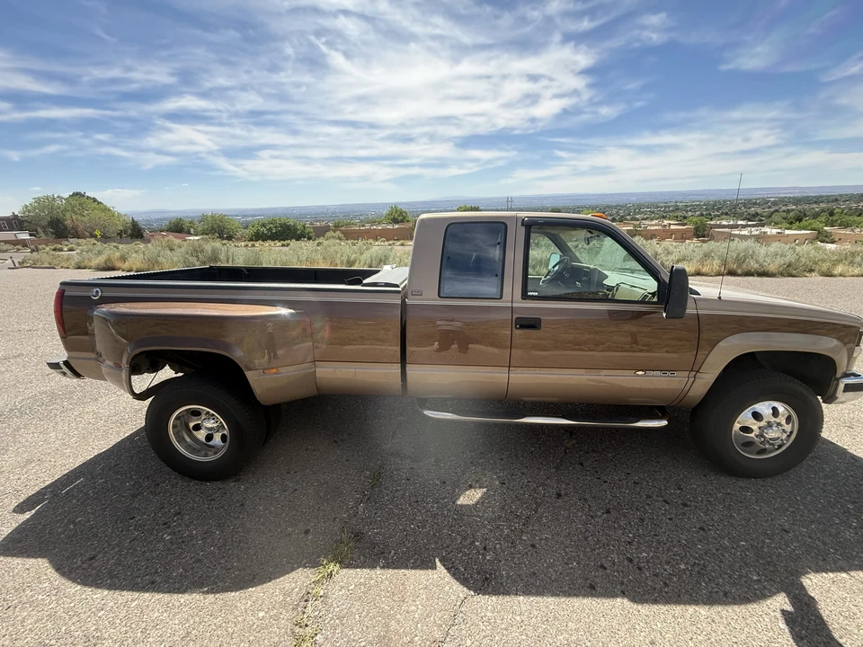 1994 Chevrolet Silverado - Image 5 of 31