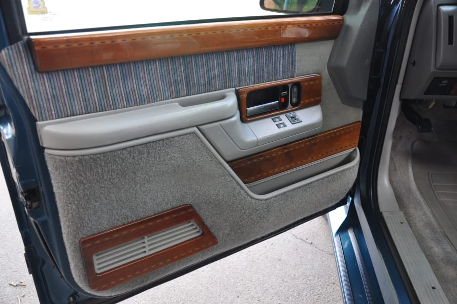 1994 Chevrolet K5 Blazer 3rd Gen - Image 8 of 12