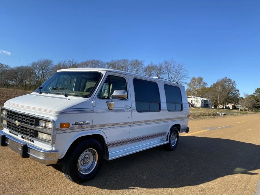 1994 Chevrolet G-Series Van - Image 9 of 9