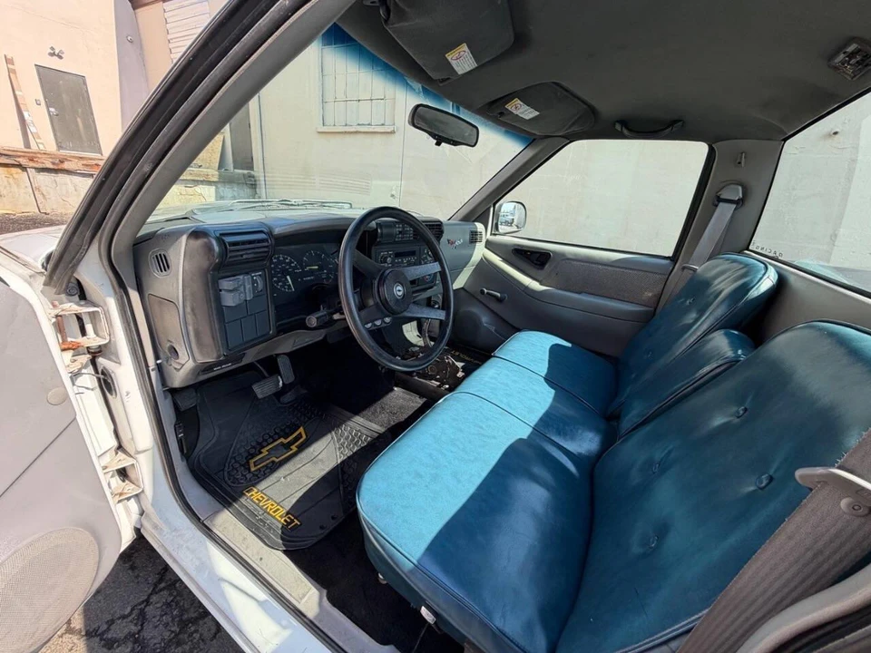 1994 Chevrolet S-10 - Image 13 of 31