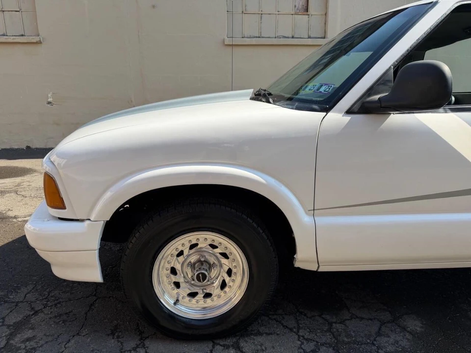 1994 Chevrolet S-10 - Image 4 of 31