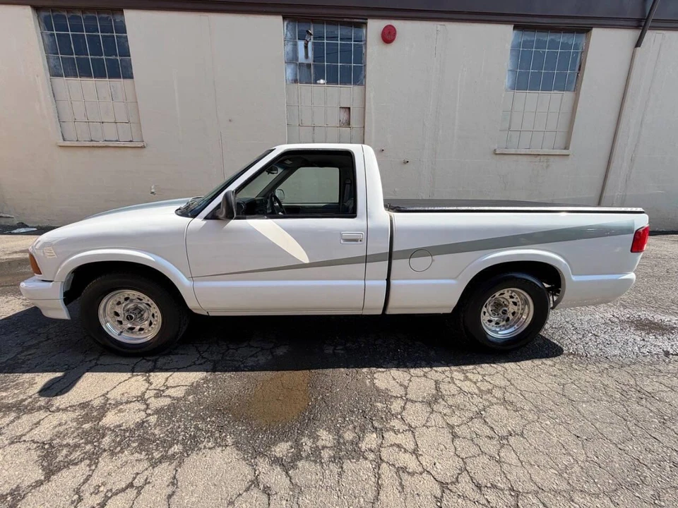 1994 Chevrolet S-10 - Image 5 of 31