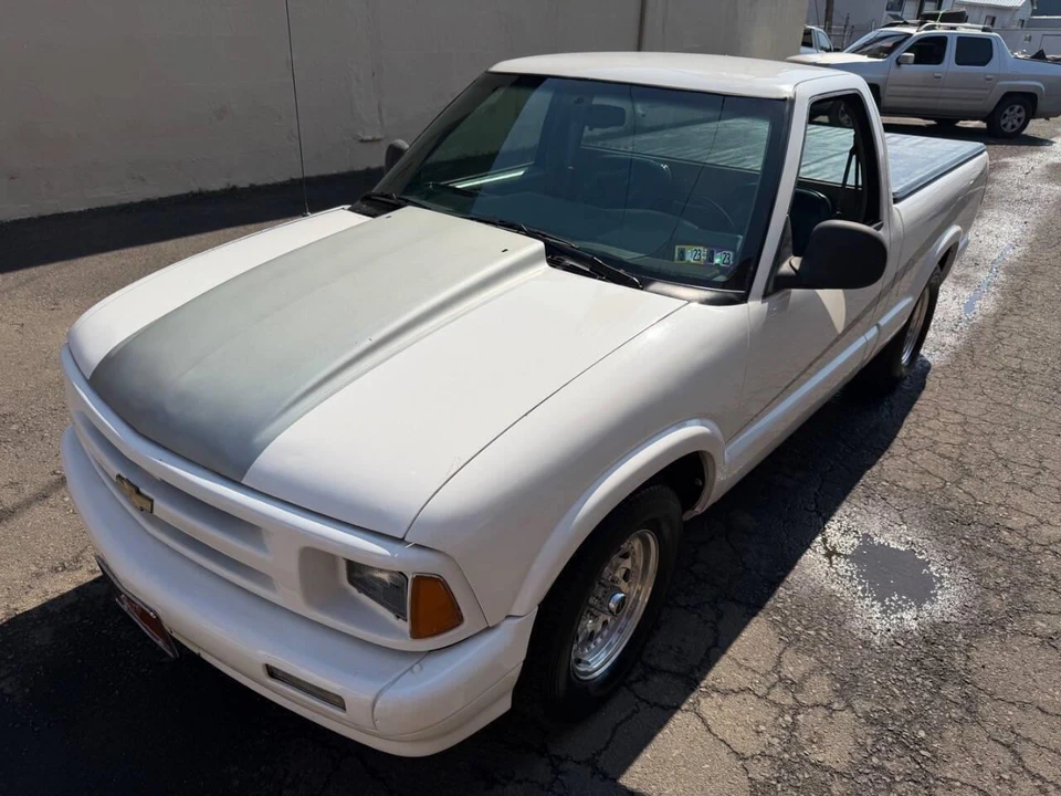 1994 Chevrolet S-10 - Image 3 of 31