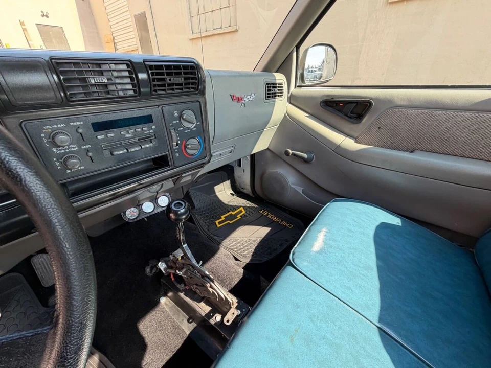 1994 Chevrolet S-10 - Image 17 of 31