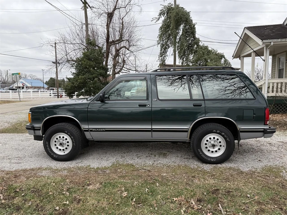 1994 Chevrolet S-10 Blazer 1st Gen - Image 3 of 31