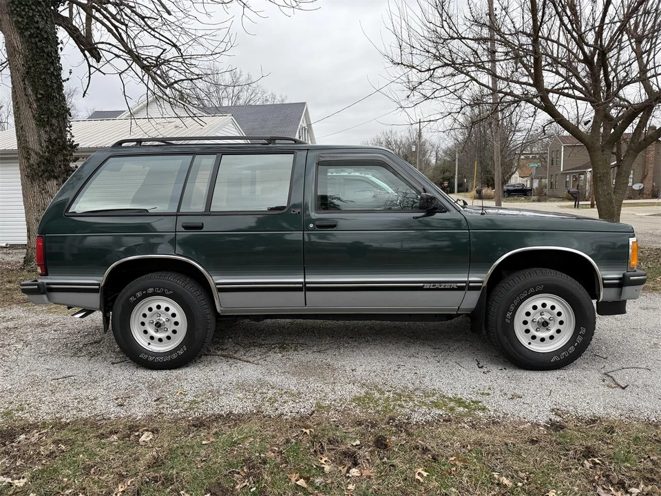 1994 Chevrolet S-10 Blazer 1st Gen - Image 5 of 31