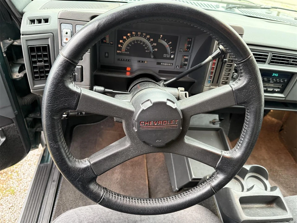 1994 Chevrolet S-10 Blazer 1st Gen - Image 9 of 31