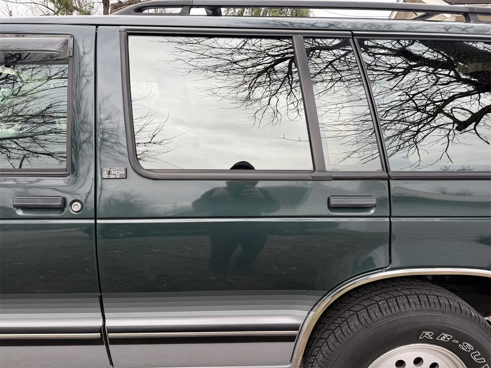 1994 Chevrolet S-10 Blazer 1st Gen - Image 27 of 31