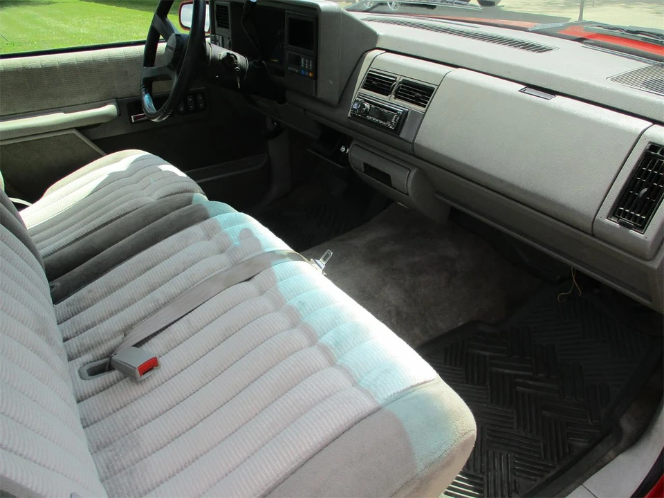 1994 Chevrolet Silverado - Image 14 of 24