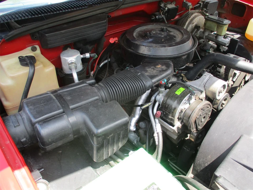 1994 Chevrolet Silverado - Image 18 of 24
