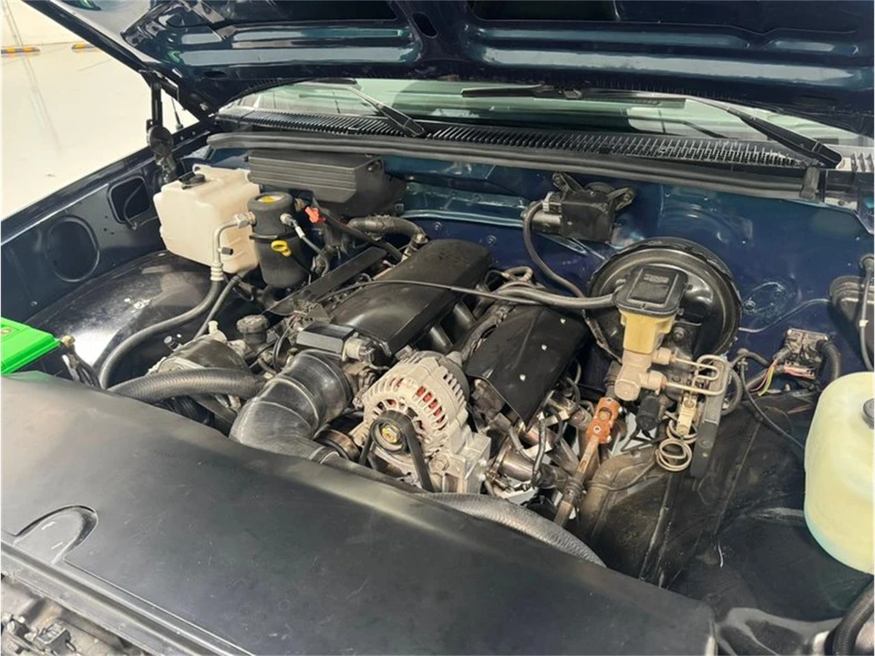 1994 Chevrolet Silverado - Image 11 of 13
